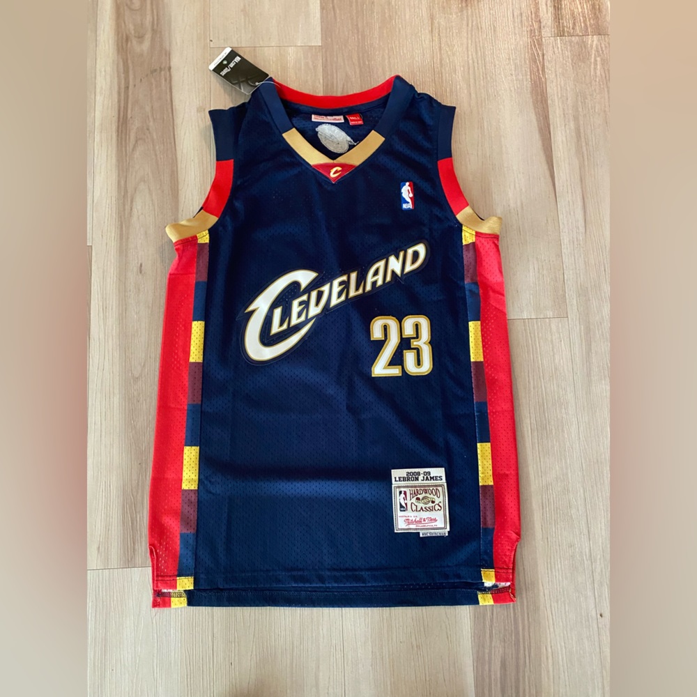 Mitchell & Ness Lebron James #23 Cavaliers Jersey